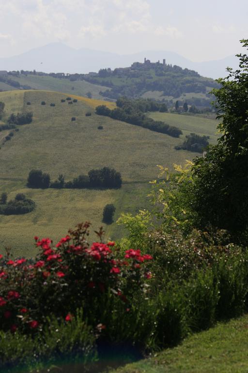 Готель Agriturismo Fara Montegiorgio Екстер'єр фото