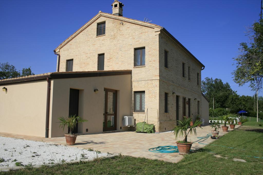 Готель Agriturismo Fara Montegiorgio Екстер'єр фото