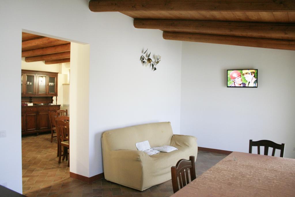 Готель Agriturismo Fara Montegiorgio Екстер'єр фото